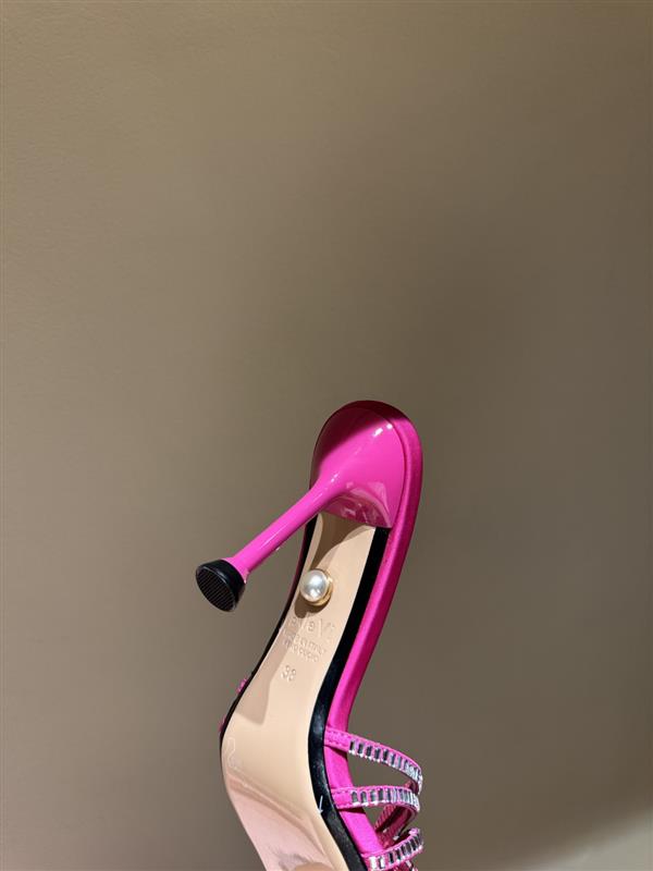 2025112810132565 300